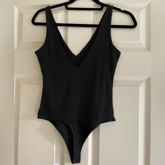 Double Plunging bodysuit. - Picture 4 of 4